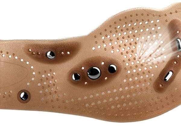 Insole slimming magnetic massager with acupressure nodes for foot stimulation and comfort
